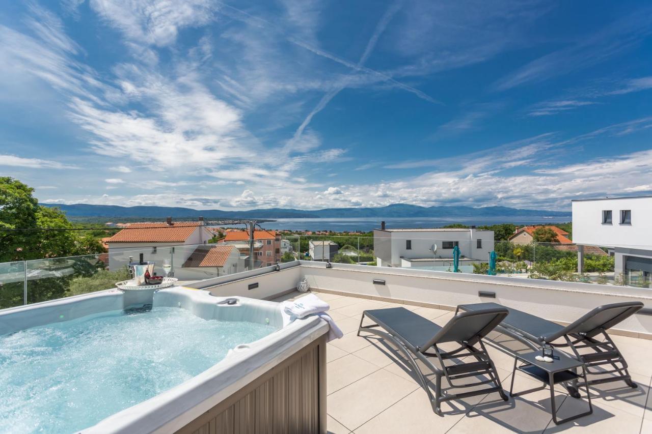 Deluxe Villa With Swimming Pool, Whirlpool On The Roof Terrace With A Beautiful Sea View - By Traveler Tourist Agency Krk Id 2169 II Sveti Vid-Miholjice Eksteriør bilde