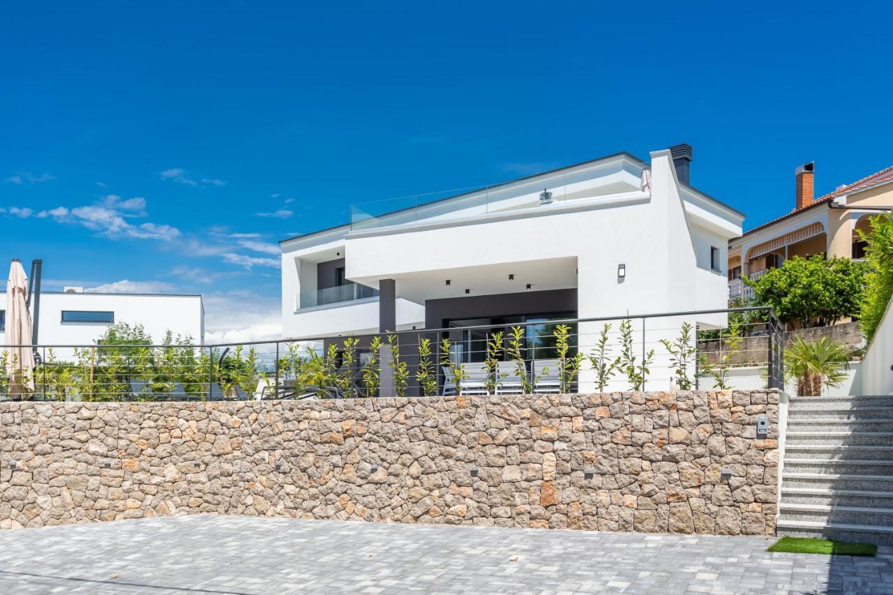 Deluxe Villa With Swimming Pool, Whirlpool On The Roof Terrace With A Beautiful Sea View - By Traveler Tourist Agency Krk Id 2169 II Sveti Vid-Miholjice Eksteriør bilde